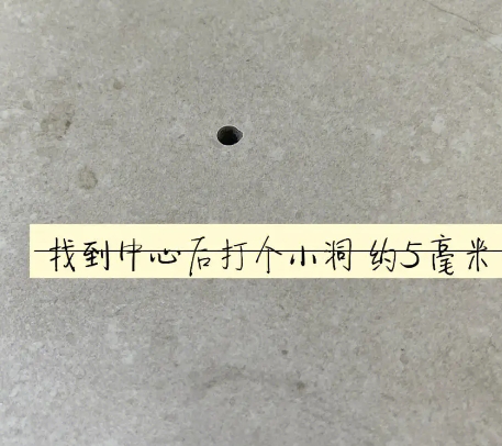 上饶市瓷砖空鼓维修公司专业解答在瓷砖铺贴过程中，如果砂料搅拌不均匀，将会带来以下问题